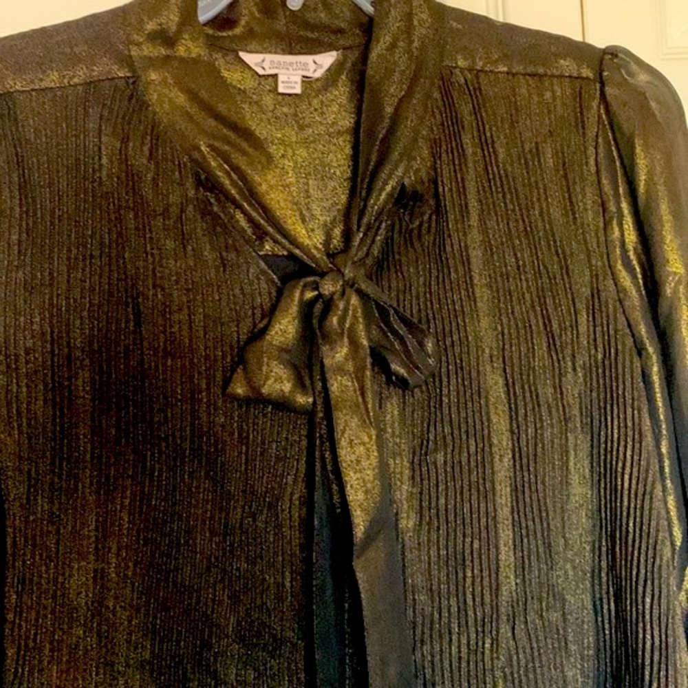 Nanette Lepore Black and Gold NWT top with pleated accents - Picture 5 of 8